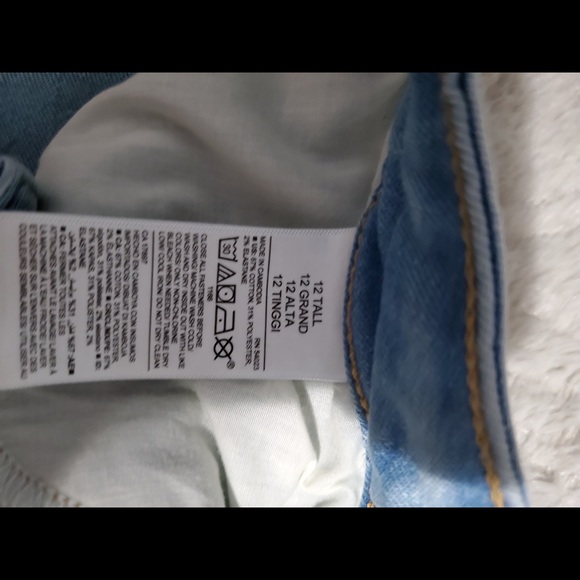Brand New. Old navy TALL jeans. - Picture 2 of 3